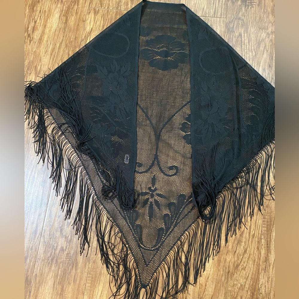 Beautiful, black lace w/fringe Japanese scarf/shawl.